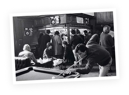 [1960s_1970s Bedford College Relocates front pic] With Frame