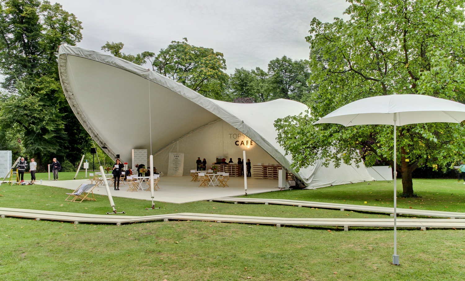 Top Shop SS14 Regents College Mattchungphoto Hi Res 3 1