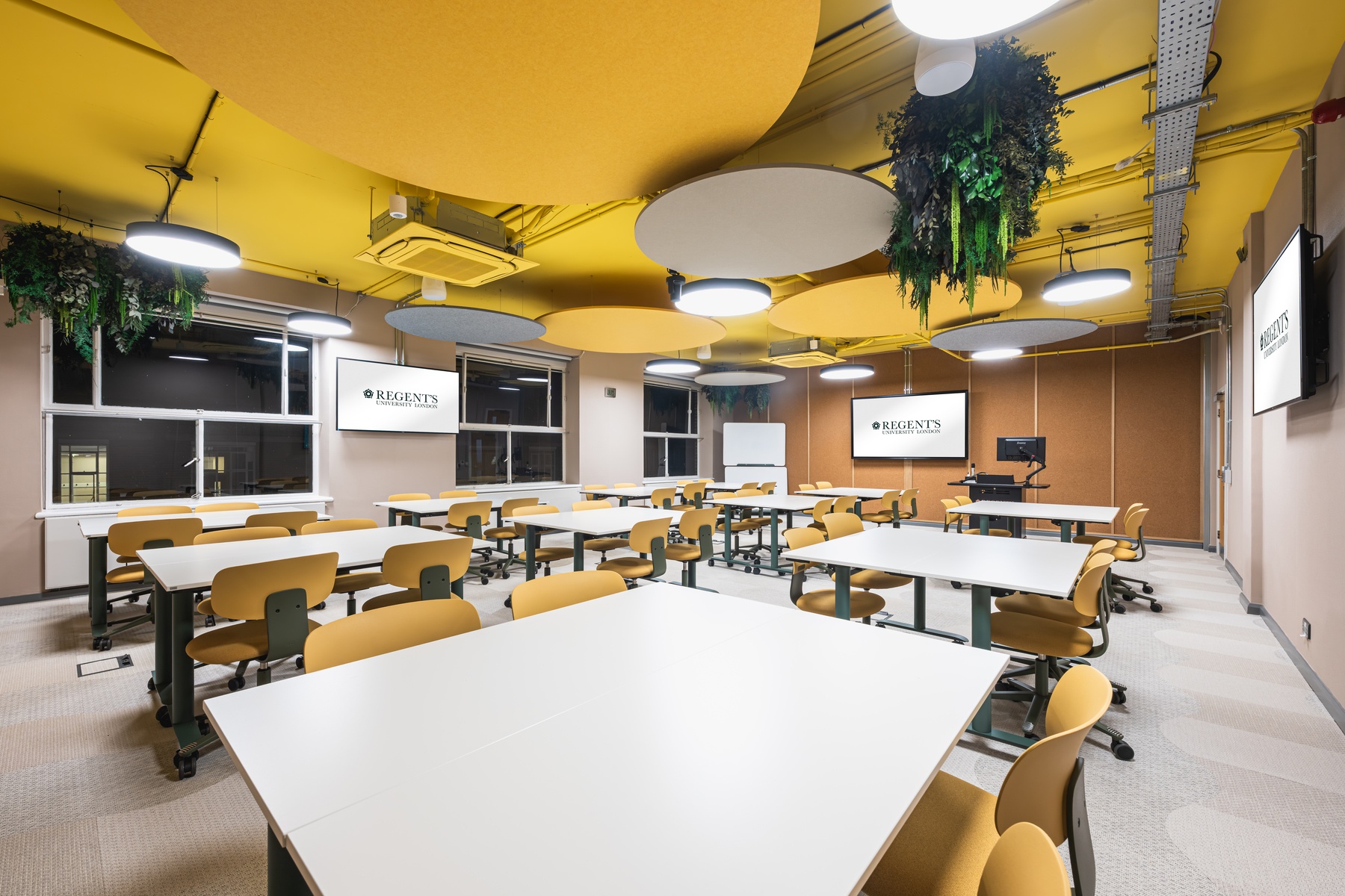 regentsuniversity-classrooms-221025-1055